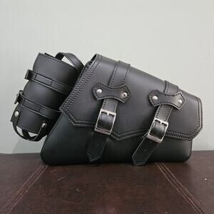 La Rosa Design Left Side Solo PU Leather Swing Arm Bag with Bottle Holder NWOT